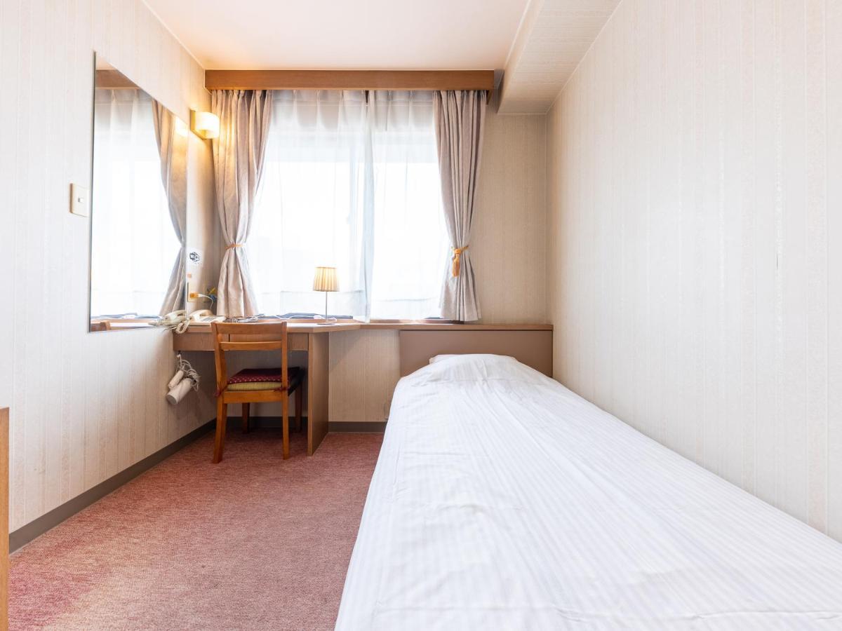 Tabist Business Hotel R Side Канандзава Экстерьер фото