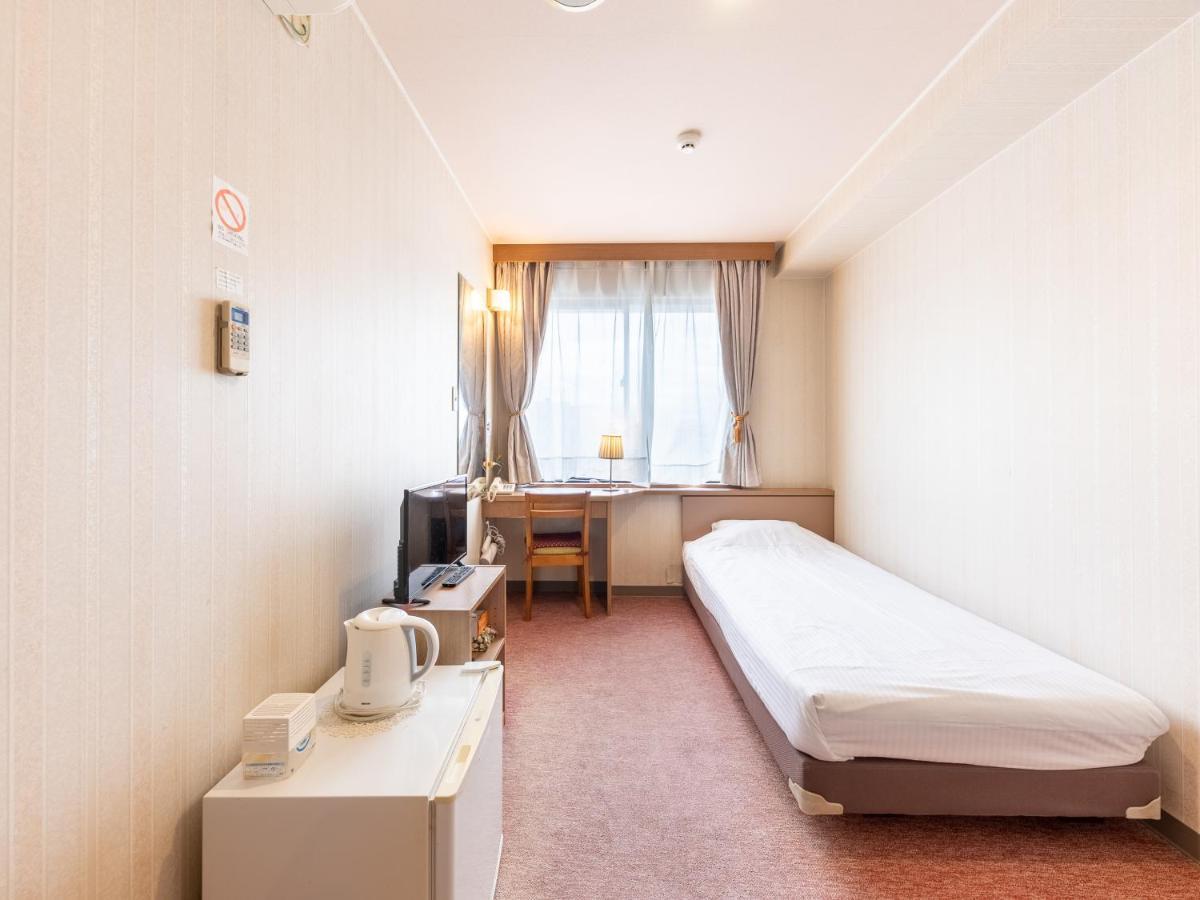 Tabist Business Hotel R Side Канандзава Экстерьер фото