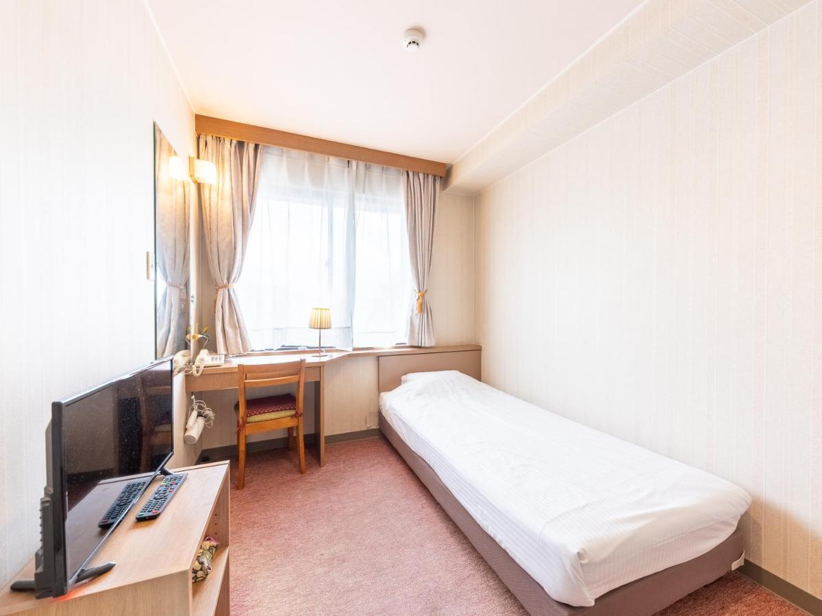 Tabist Business Hotel R Side Канандзава Экстерьер фото